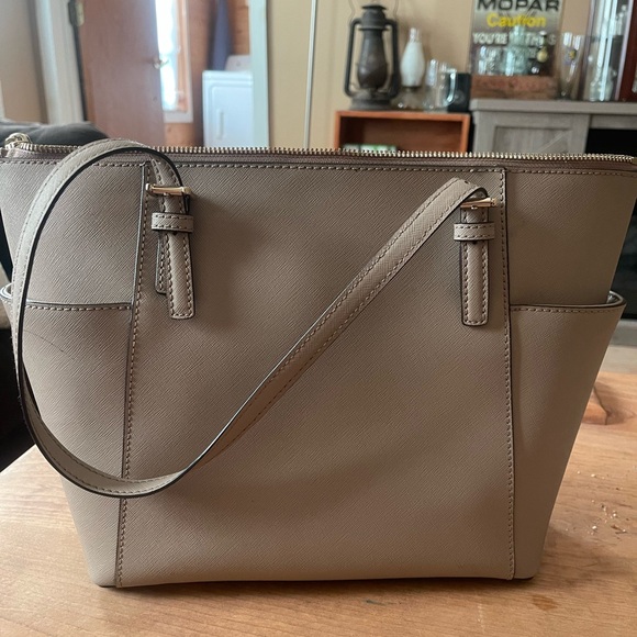 Michael Kors Bag - Picture 3 of 3